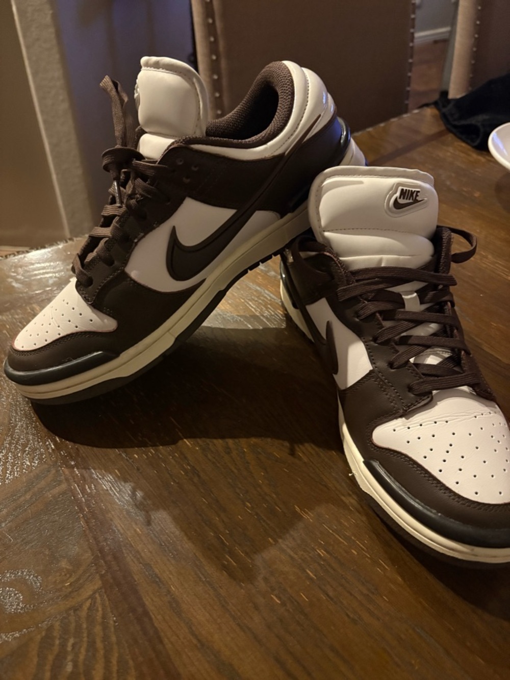 Nike Men’s Low-Top Sneakers in White and Dark Brown